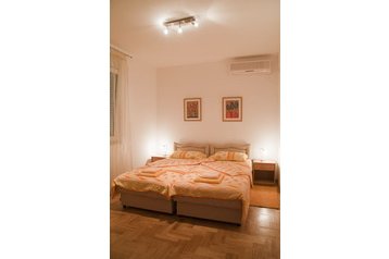 Montenegro Byt Herceg Novi, Esterno